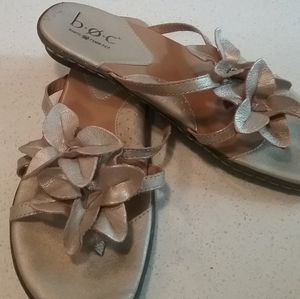 Pair boc Born Concept sandal flip flops